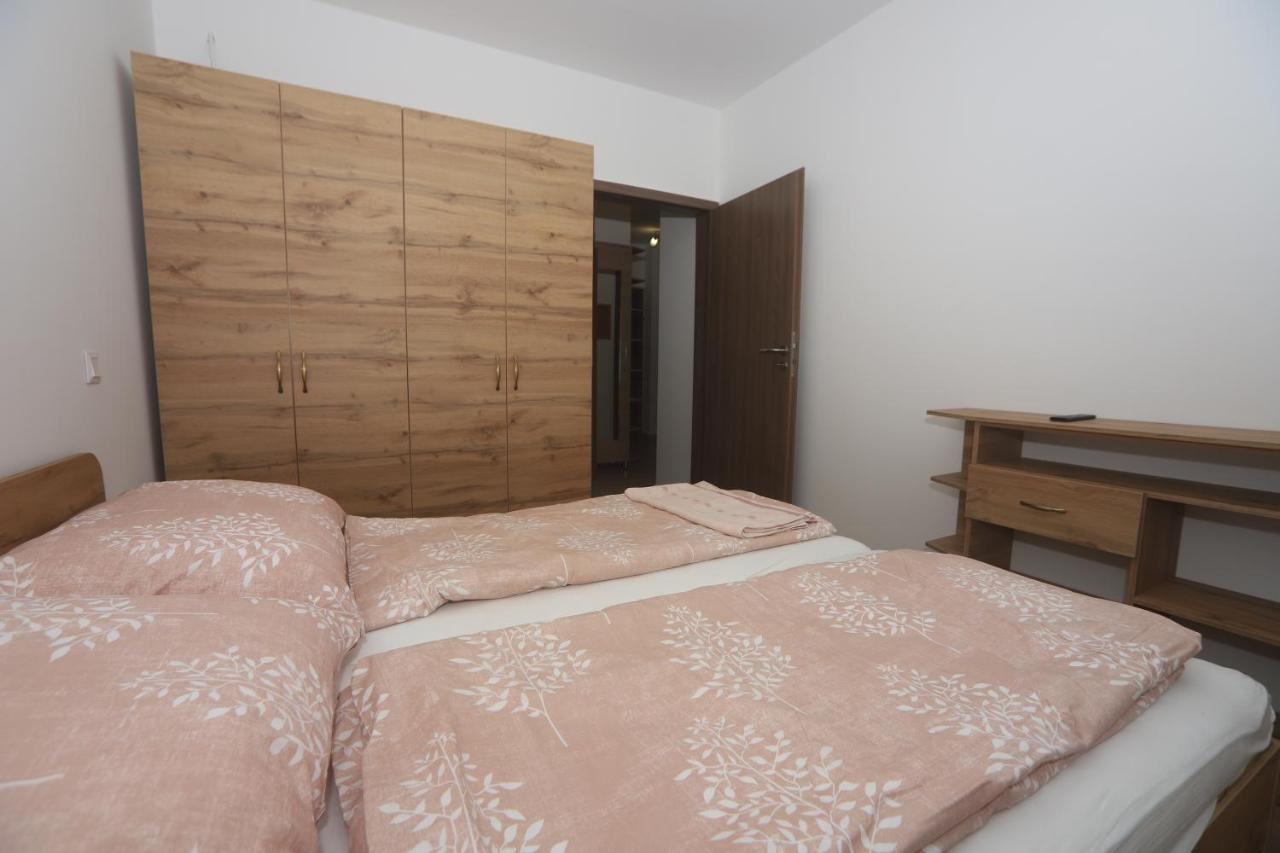 Adam Guesthouse I. Kecskemét Buitenkant foto
