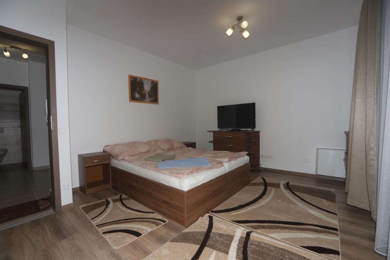 Adam Guesthouse I. Kecskemét Buitenkant foto