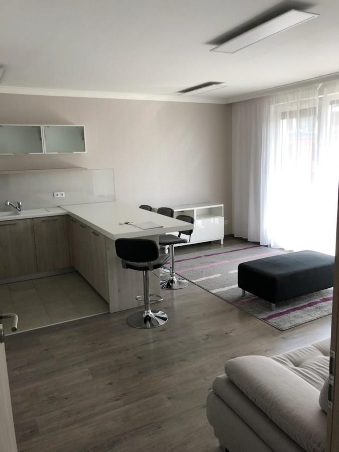 Adam Guesthouse I. Kecskemét Buitenkant foto