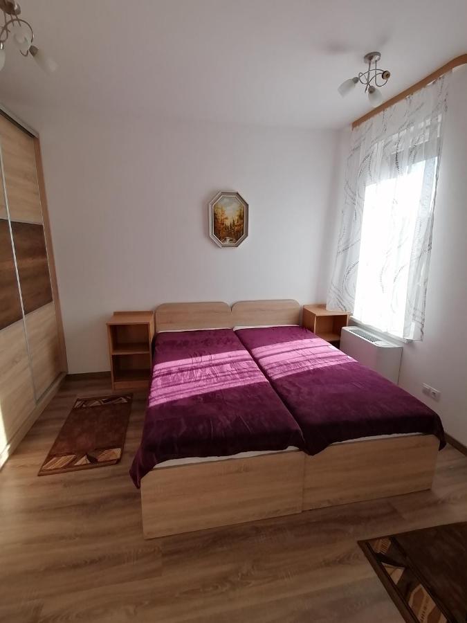 Adam Guesthouse I. Kecskemét Buitenkant foto