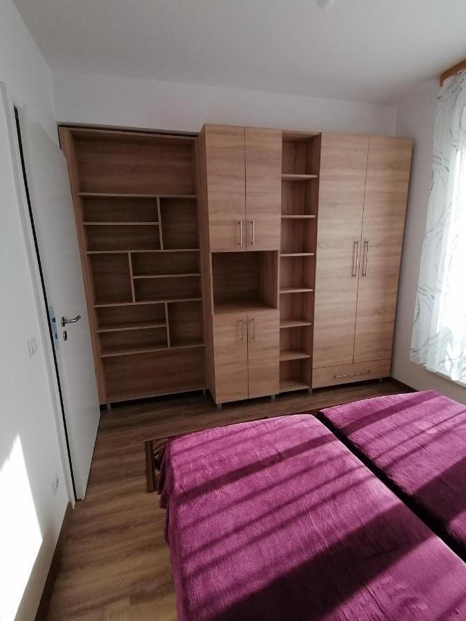 Adam Guesthouse I. Kecskemét Buitenkant foto