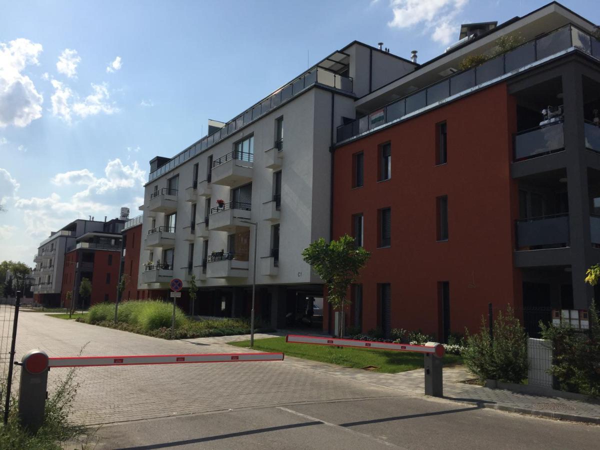 Adam Guesthouse I. Kecskemét Buitenkant foto